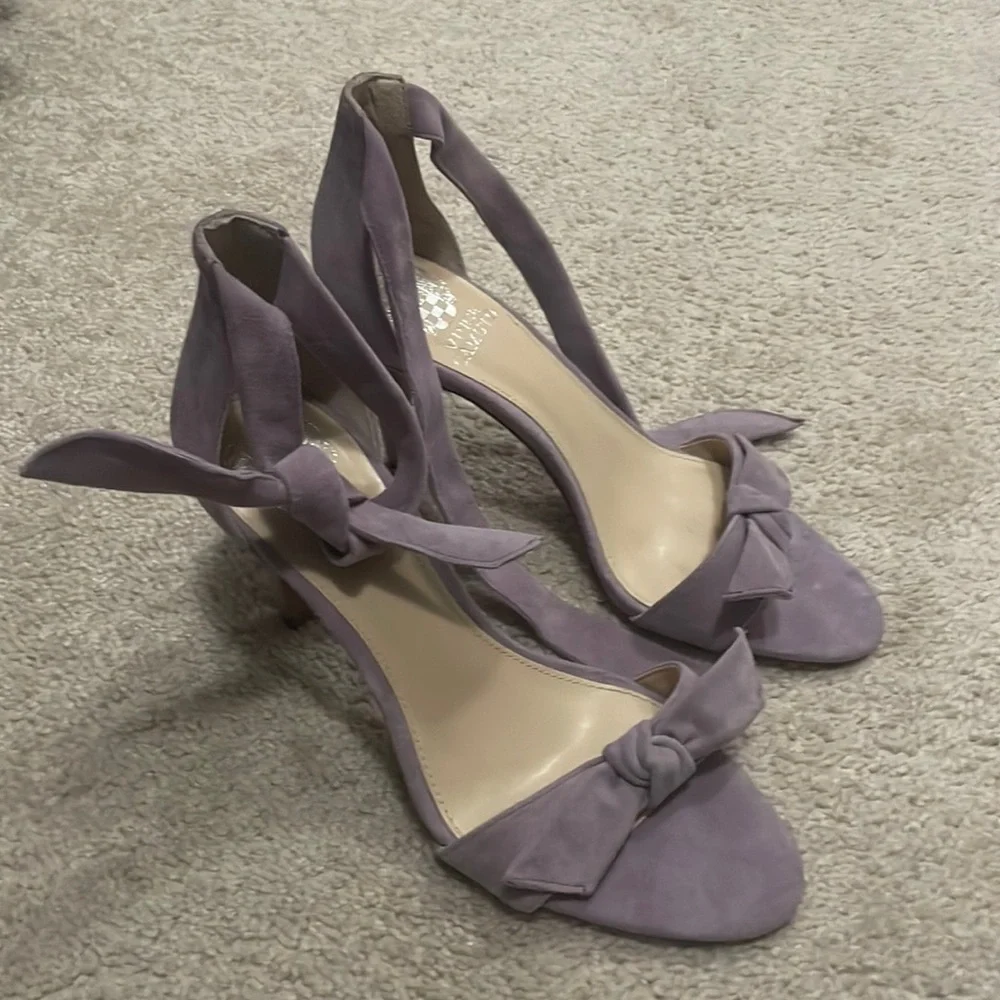 Vince Camuto sandals - Picture 1 of 5